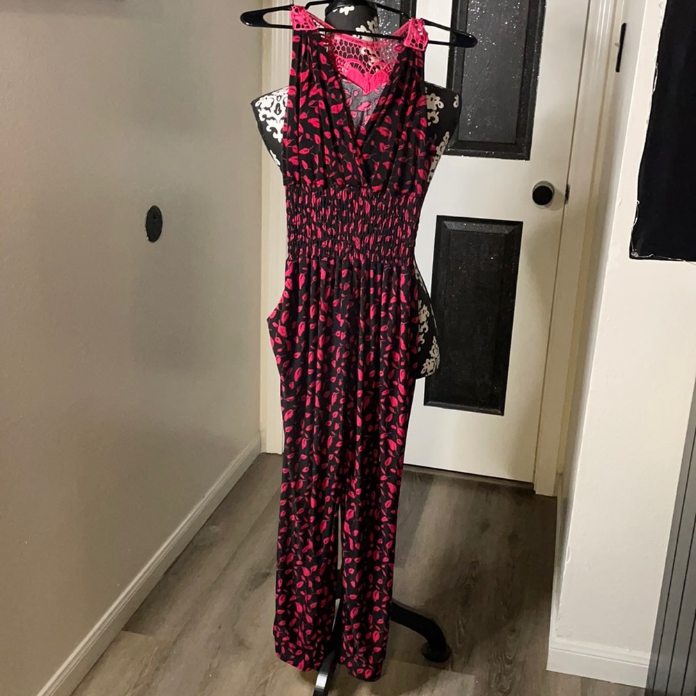 Silky Pantsuit with Lace design
